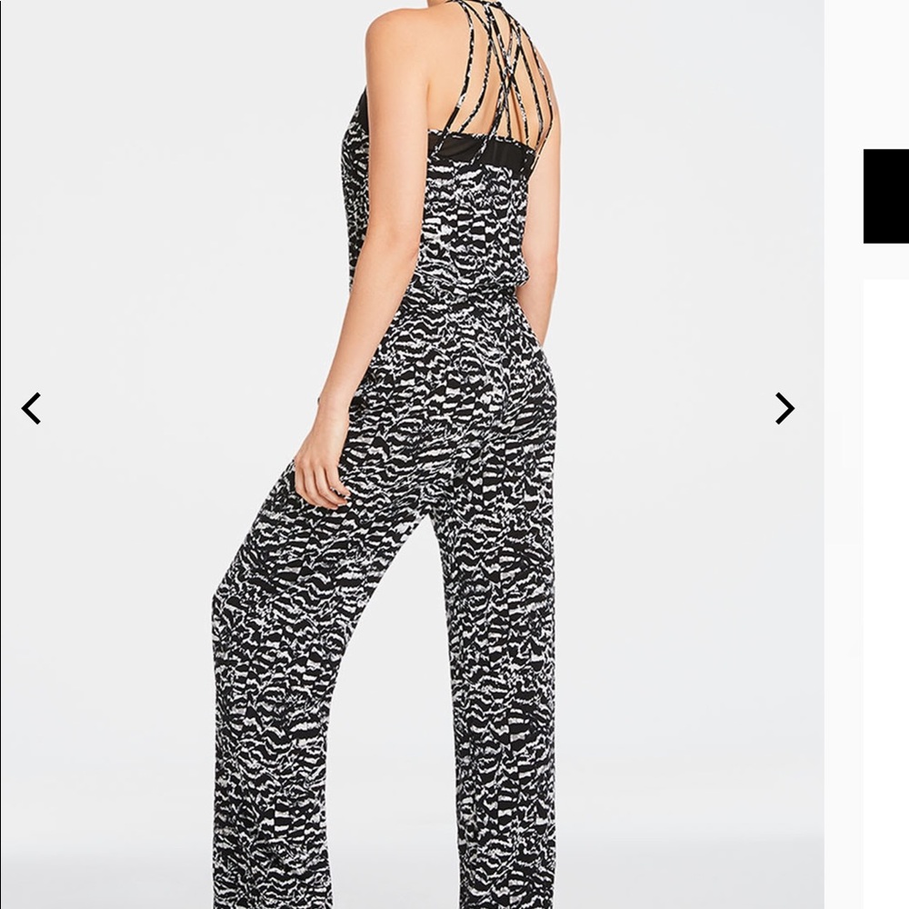 Pre loved Fabletics dash jumpsuit in Medium - Picture 4 of 4